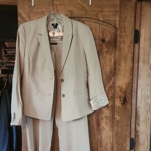 Ann Taylor Tan Blazer Lightweight Summer Suit Jacket With Matching Trousers